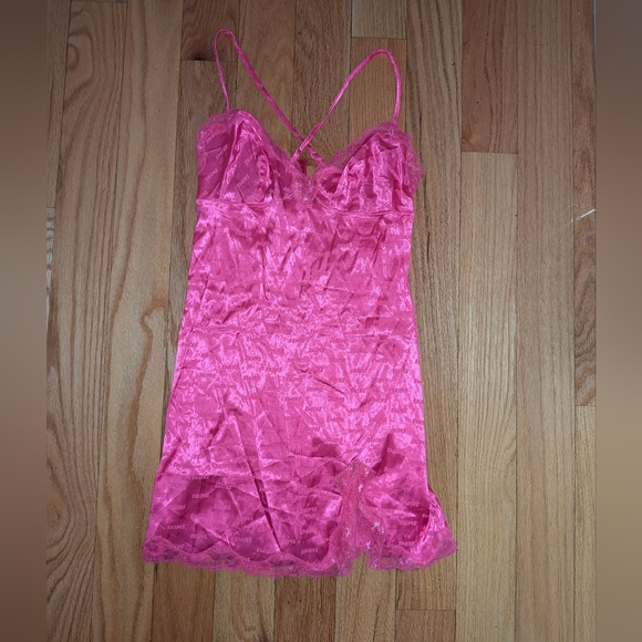 2. NWT SKIMS JACQUARD LACE SLIP DRESS IN HOT PINK - Picture 6 of 7